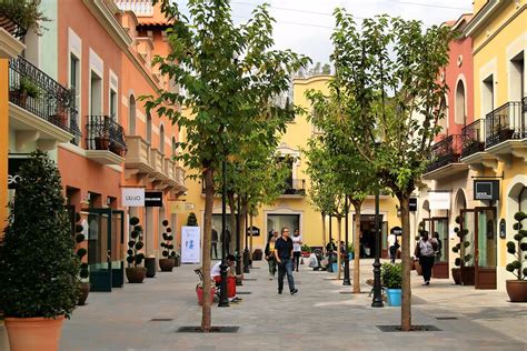 barcelona outlet shopping.